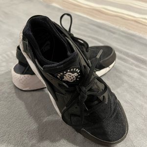 🏃🏻‍♀️Nike Huarache Athletic Shoes🏃🏻‍♀️